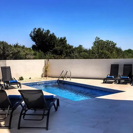 White Jasmin ヴィラ メドゥリン