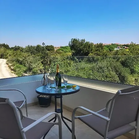 White Jasmin ヴィラ メドゥリン