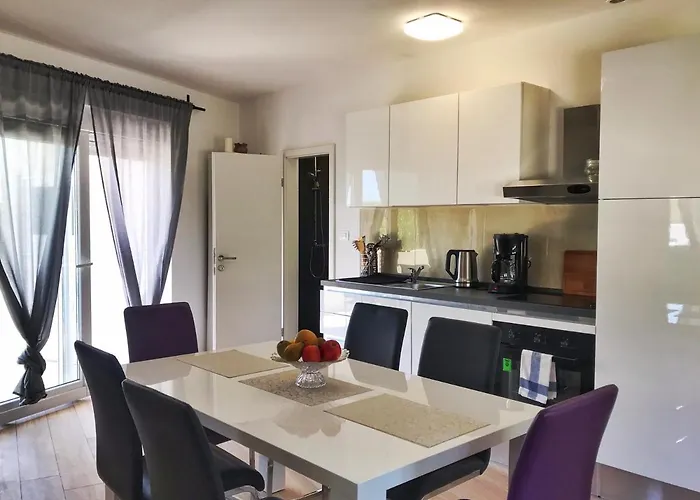 White Jasmin 메덜린