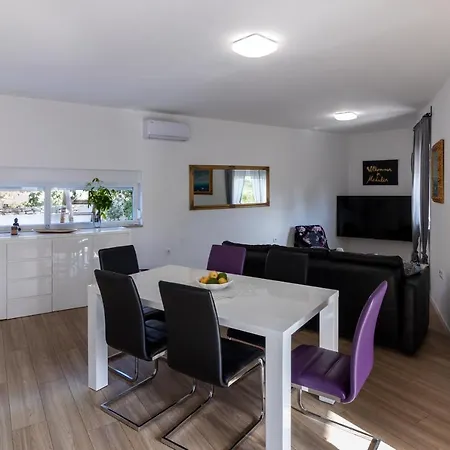 Villa White Jasmin *